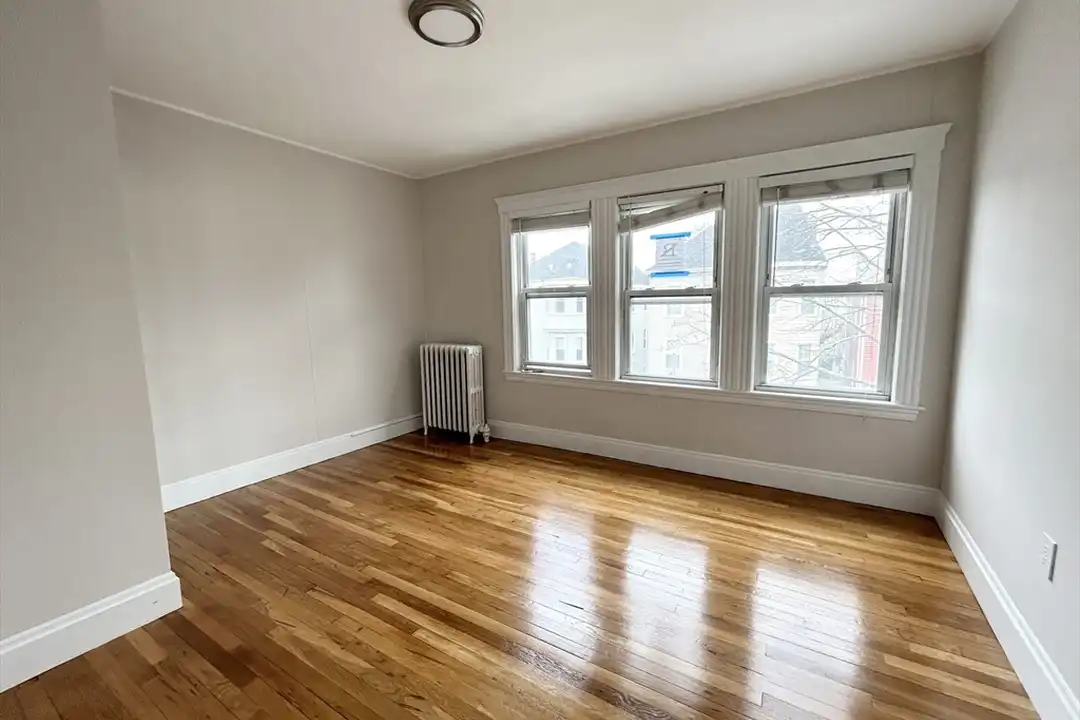 Apartment in Mission Hill - View 4