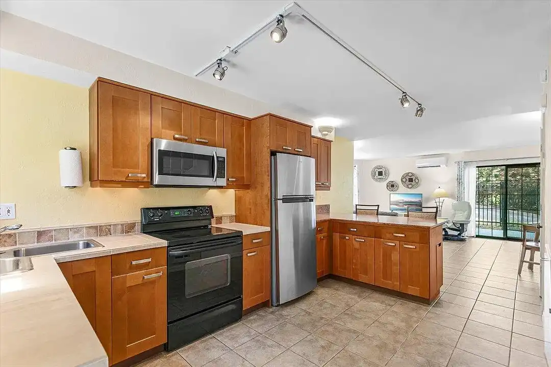 495 Chestnut St unit 16 - View 2