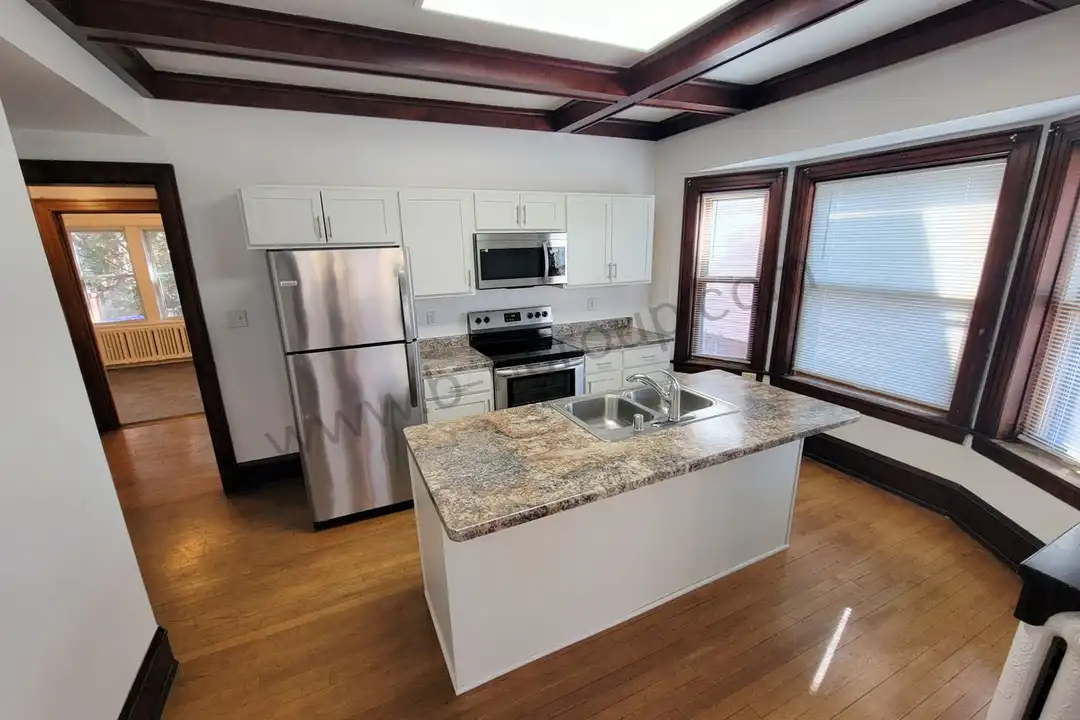 811 60th St unit Apt 1W – photo 1