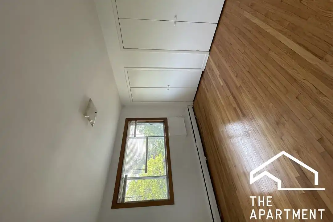 1410 W Juneway Terrace unit 2A – další