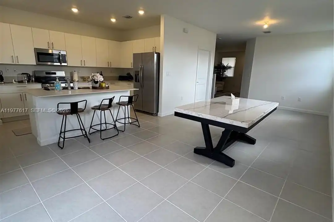 2409 SE 28th St unit 2409 - View 3