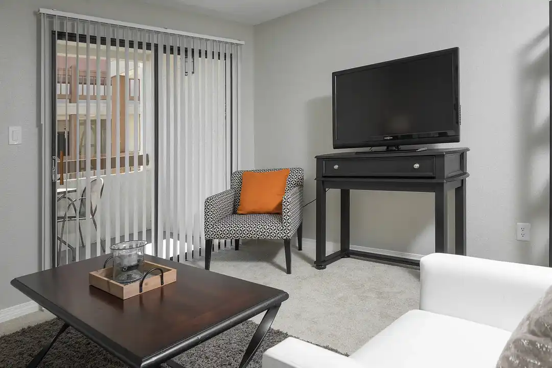 Mission Trails Apartments – photo 1