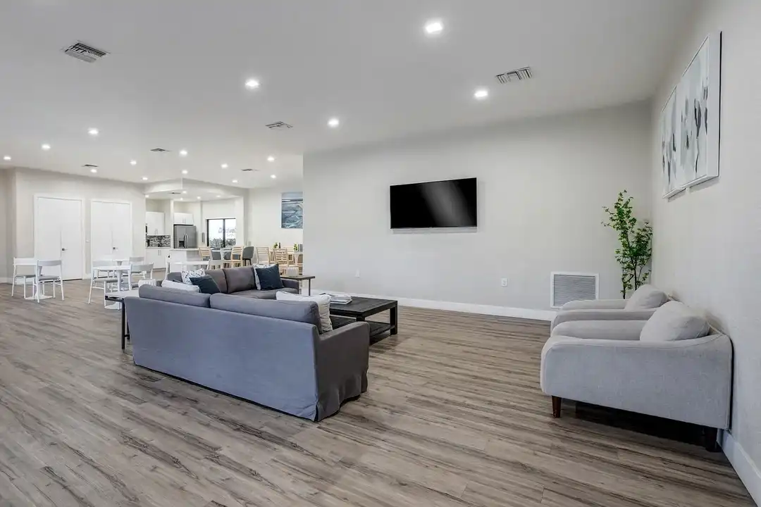 Apartment in Sunrise - More