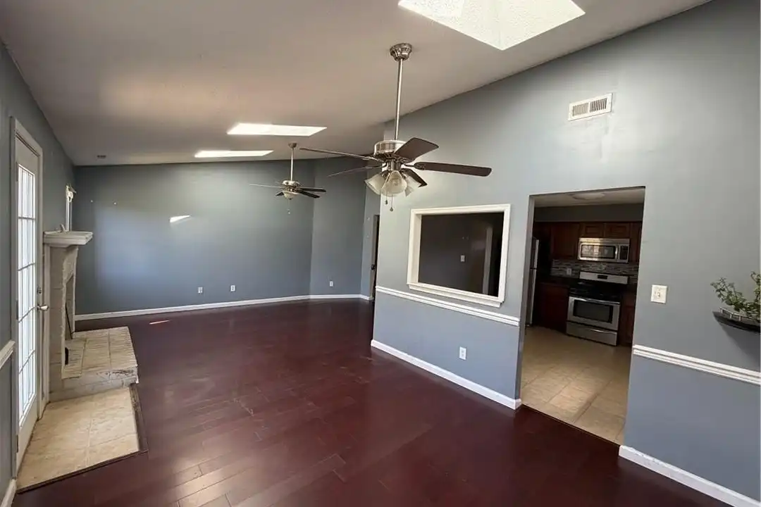 2005 Handel Ct - View 5