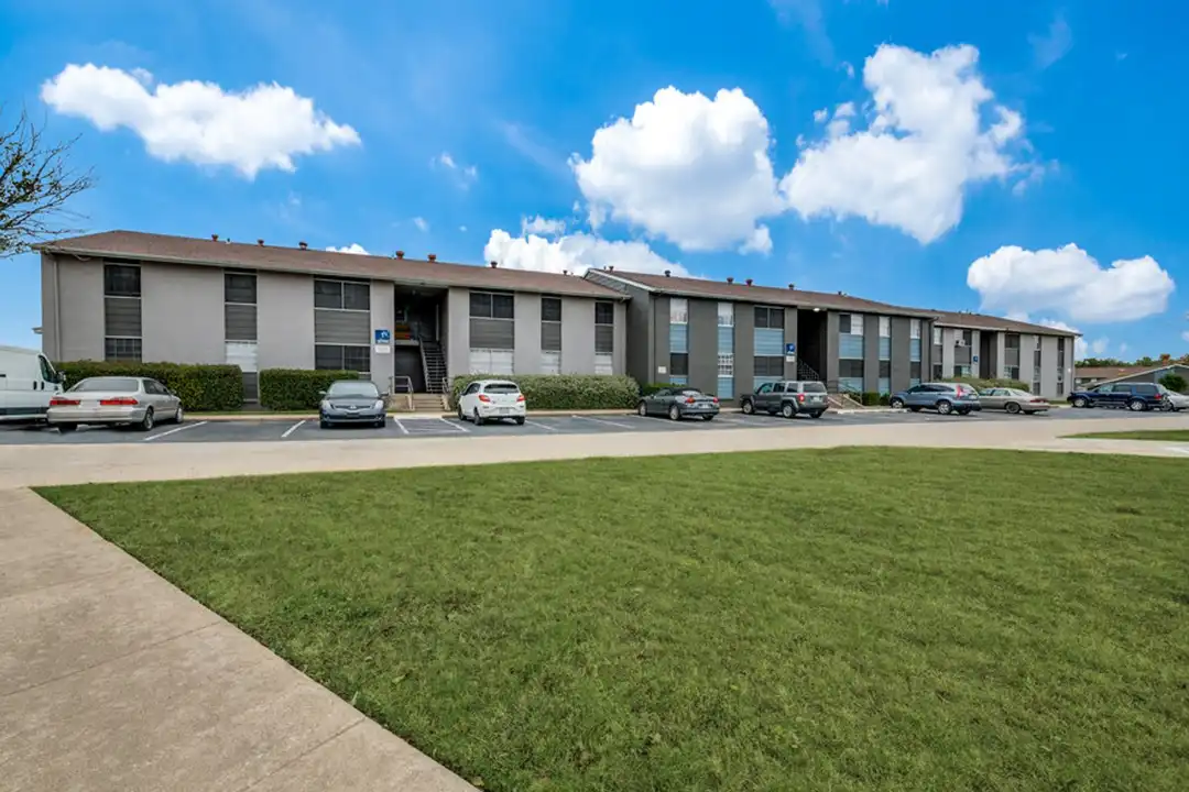400 Ralph St - View 3