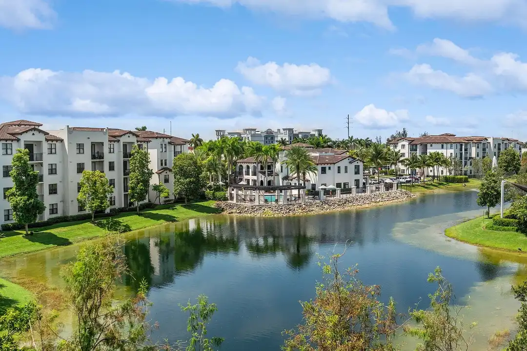 Apartment in Doral - View 4