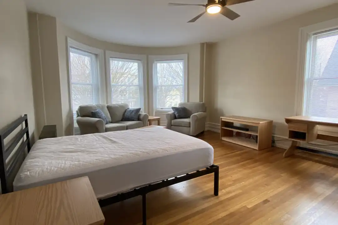 1051 W 4th St unit 2E - View 5