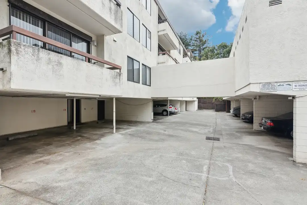 1910 Berryman Street - View 5