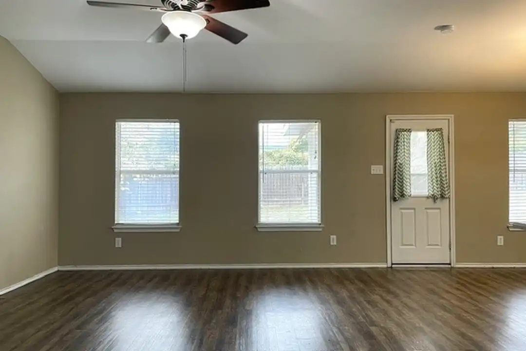 289 Lake Washington Dr - View 5