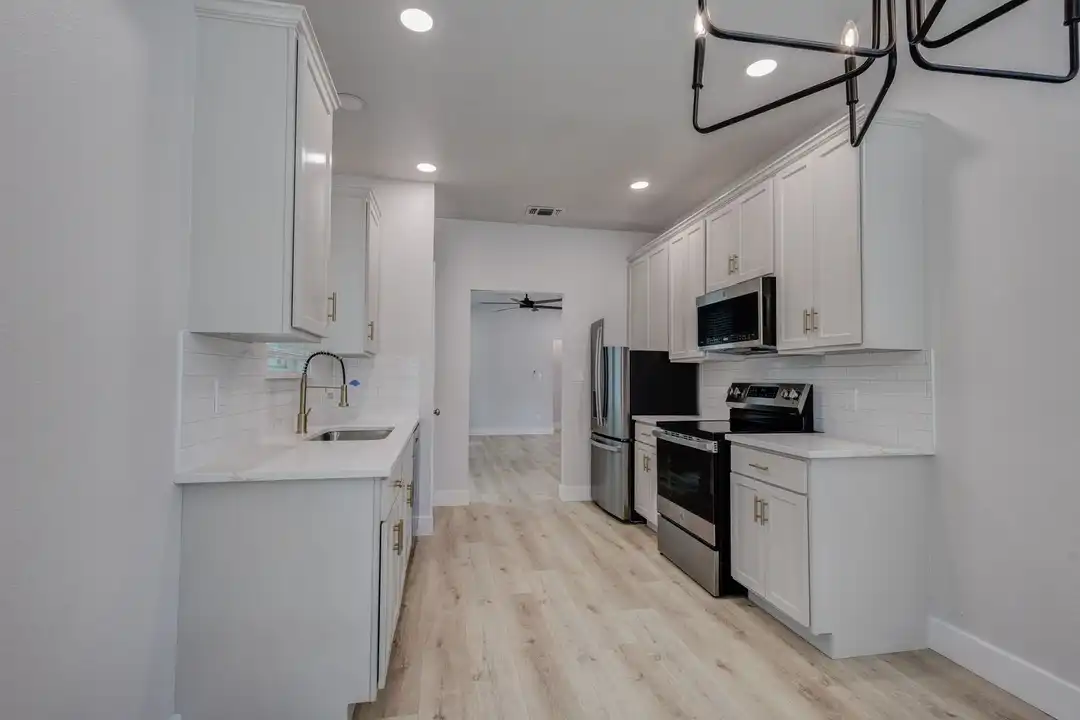 3948 Overlake Dr - View 5