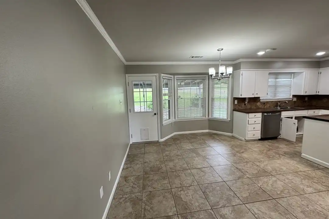 500 Oakdale Rd - View 4