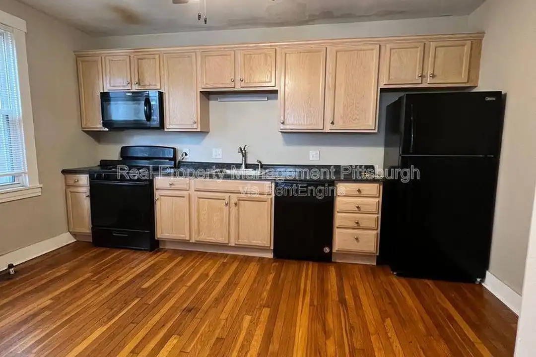 5735 Phillips Ave unit 1 – photo 1