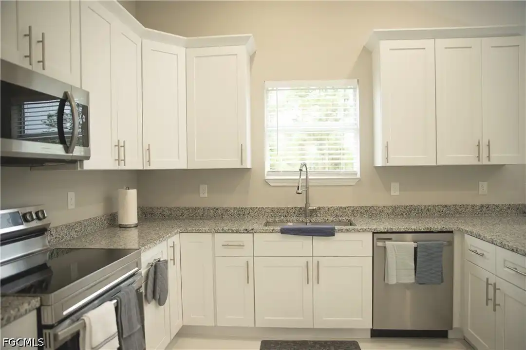 1226 Chrisholm St - View 3