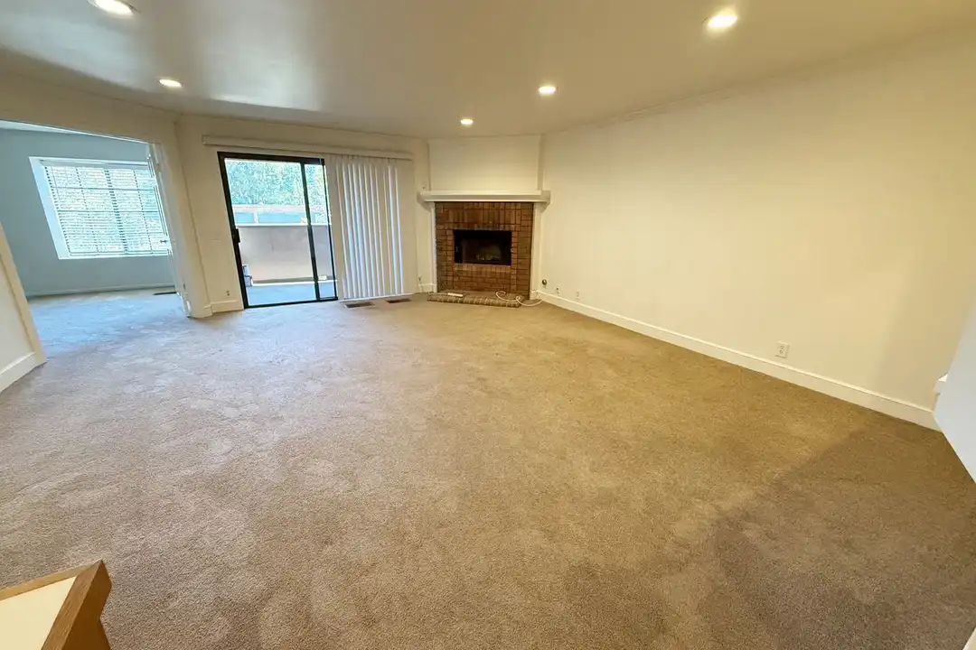 8880 Villa La Jolla Dr unit # 214 – pohled 4