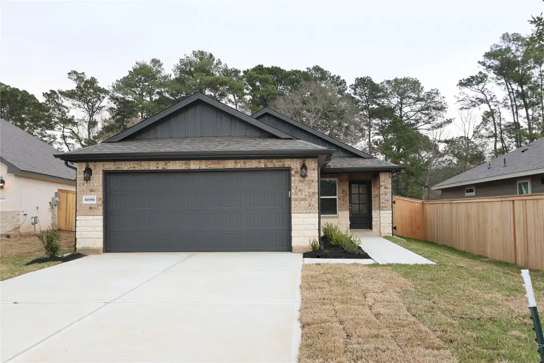 6686 Lahna Oak Dr - View 2