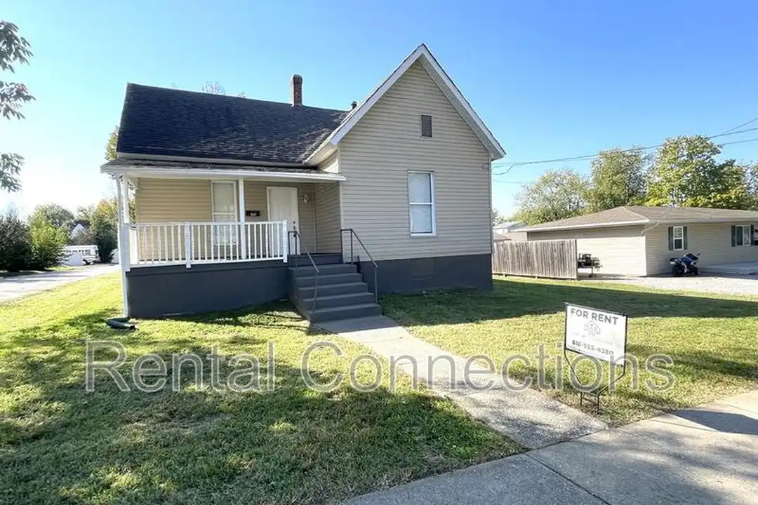 300 N Bentley St – photo 1 of 12