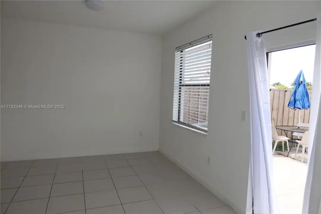 18240 SW 148th Rd - View 3