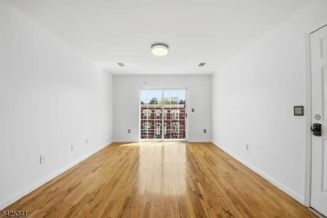 20 Wakeman Ave - View 2