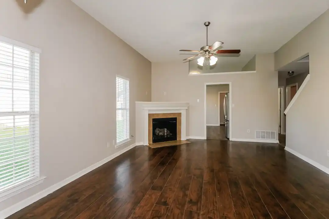 10218 Cottage Oaks Cove – pohled 5