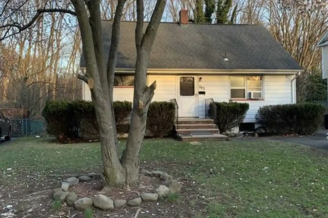 743 Newcomb Rd - View 3