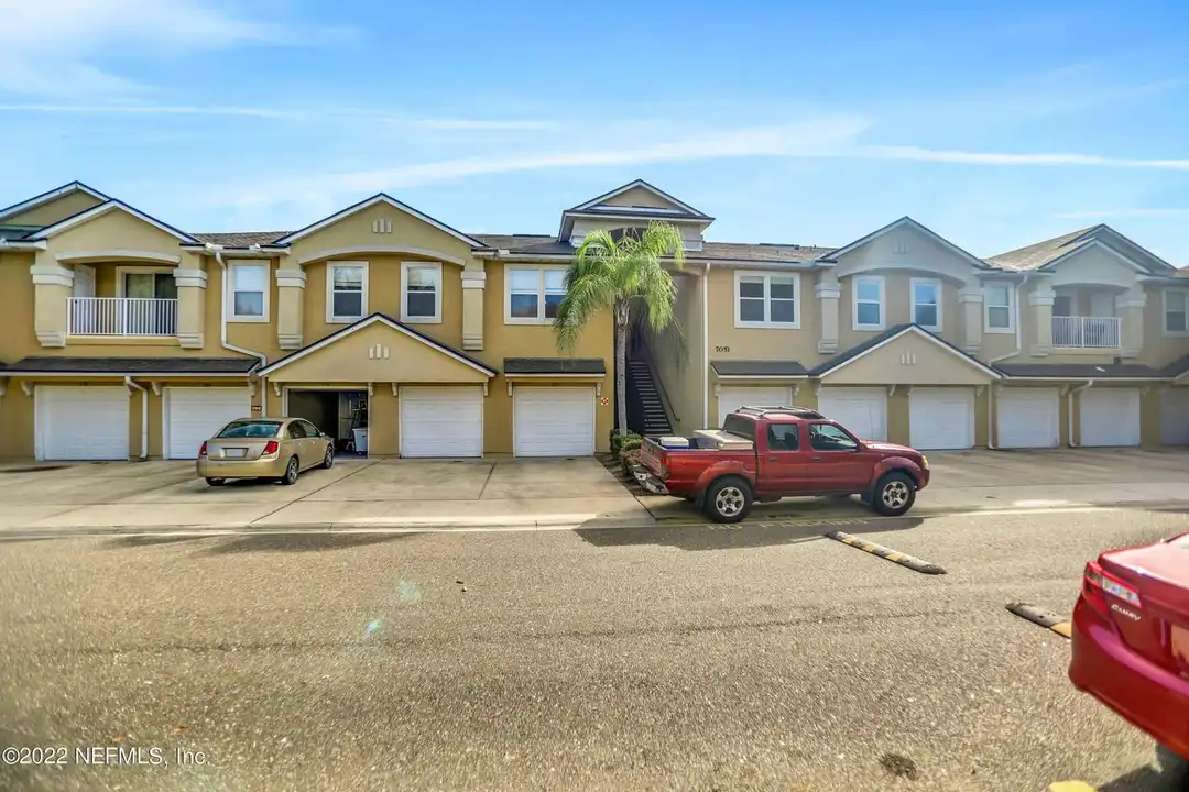 7051 Deer Lodge Cir unit 1 - View 2