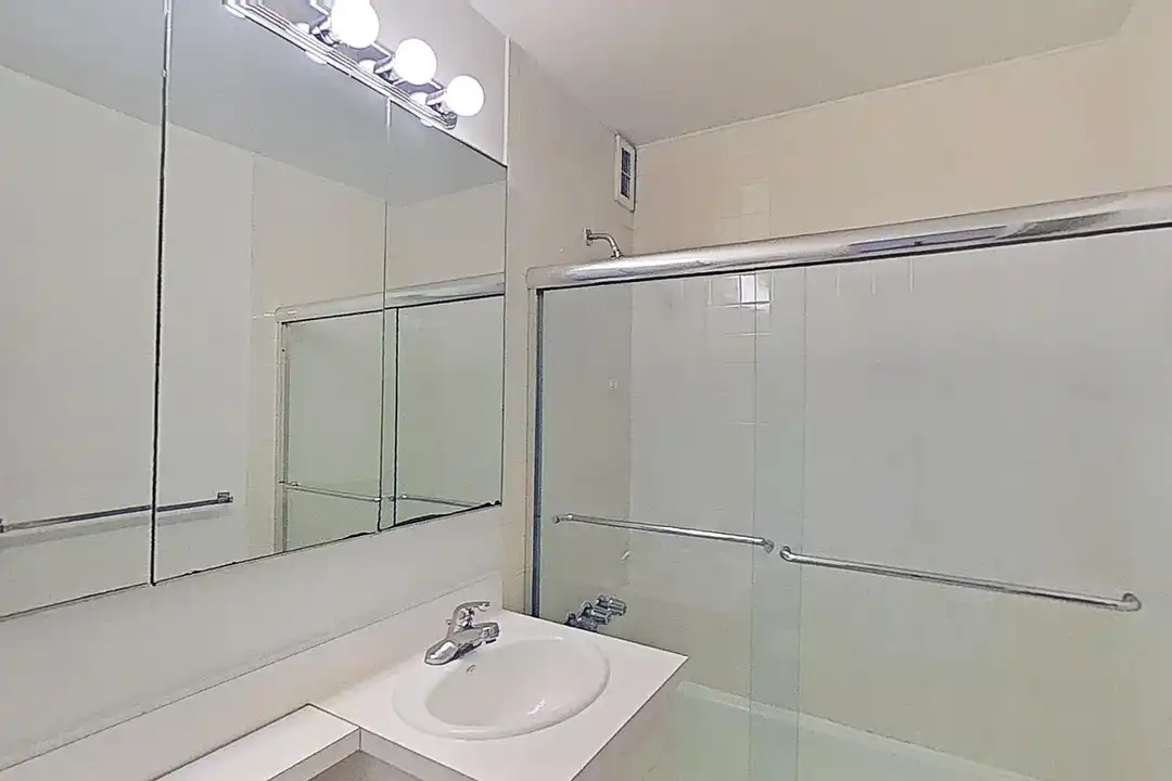 365 W 52nd St unit 4F - View 2