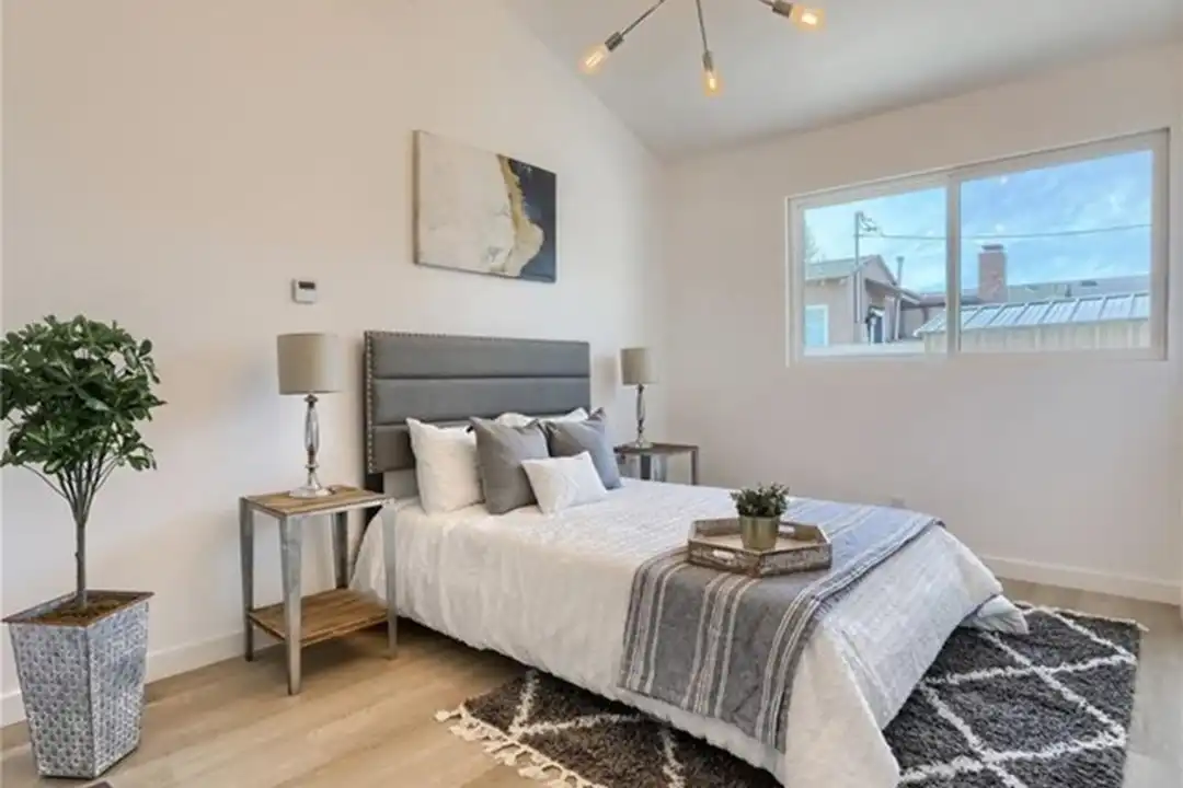 5337 E Brittain St unit 1/2 - View 3