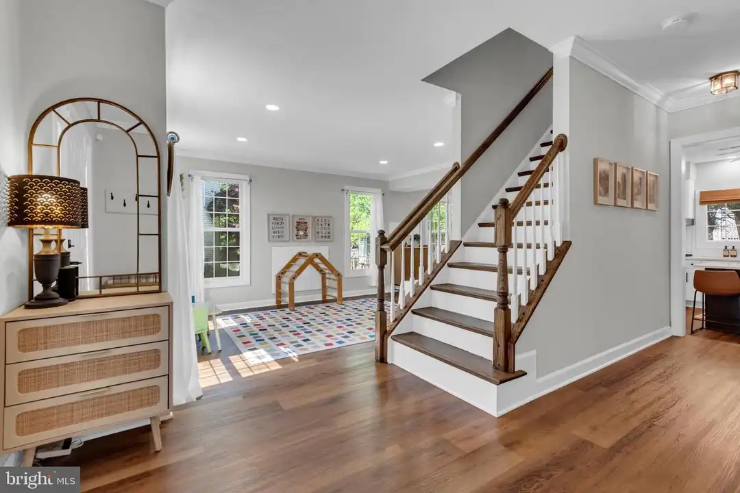 2816 Bargate Ct - More
