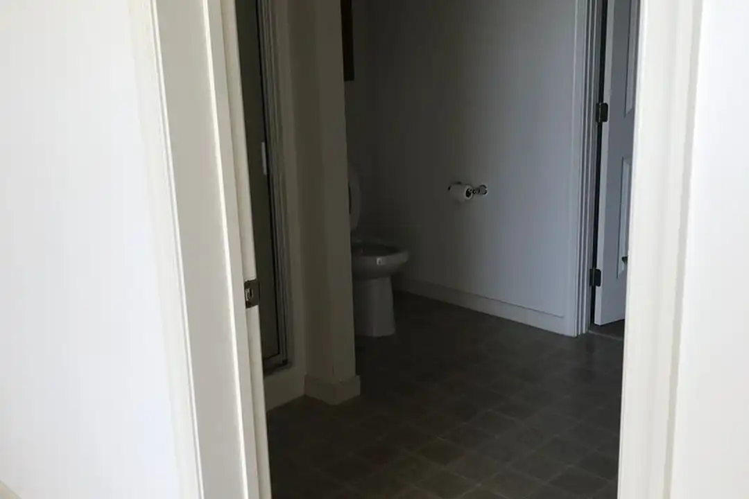 100 Deerfield Ln - More