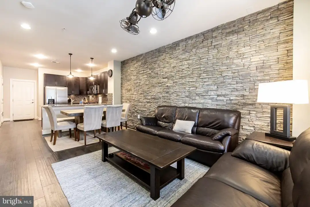 2203 Richmond Hwy #101 - View 4