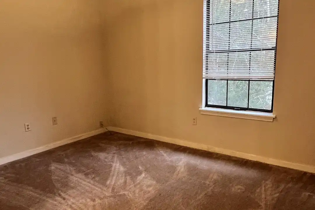 1850 Sylvan Ct - More
