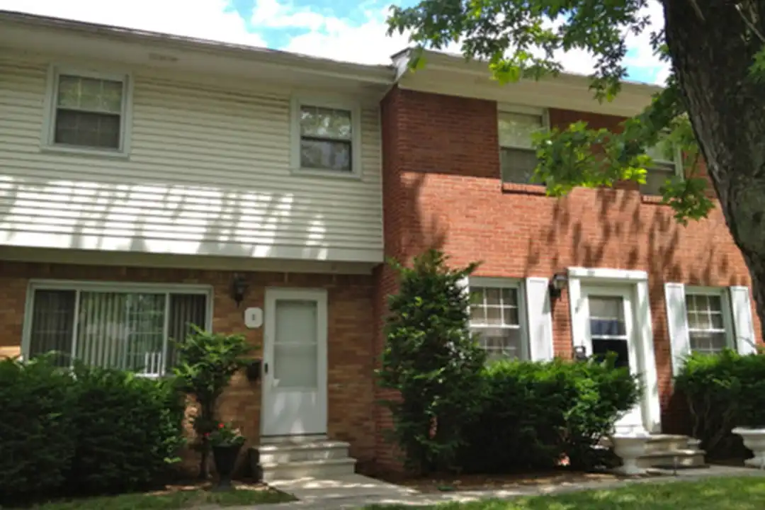 2731 Glendale Ave unit J – photo 1