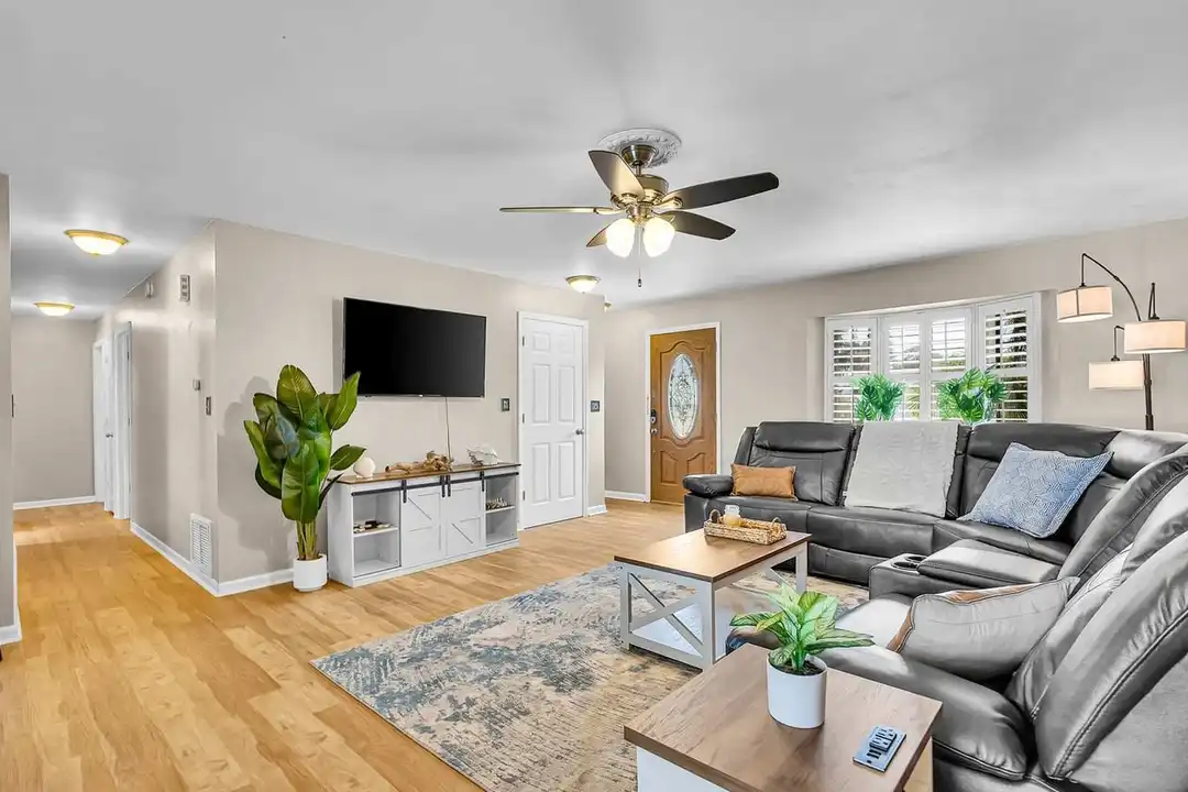 897 Imperial Dr unit 1244950P - View 5
