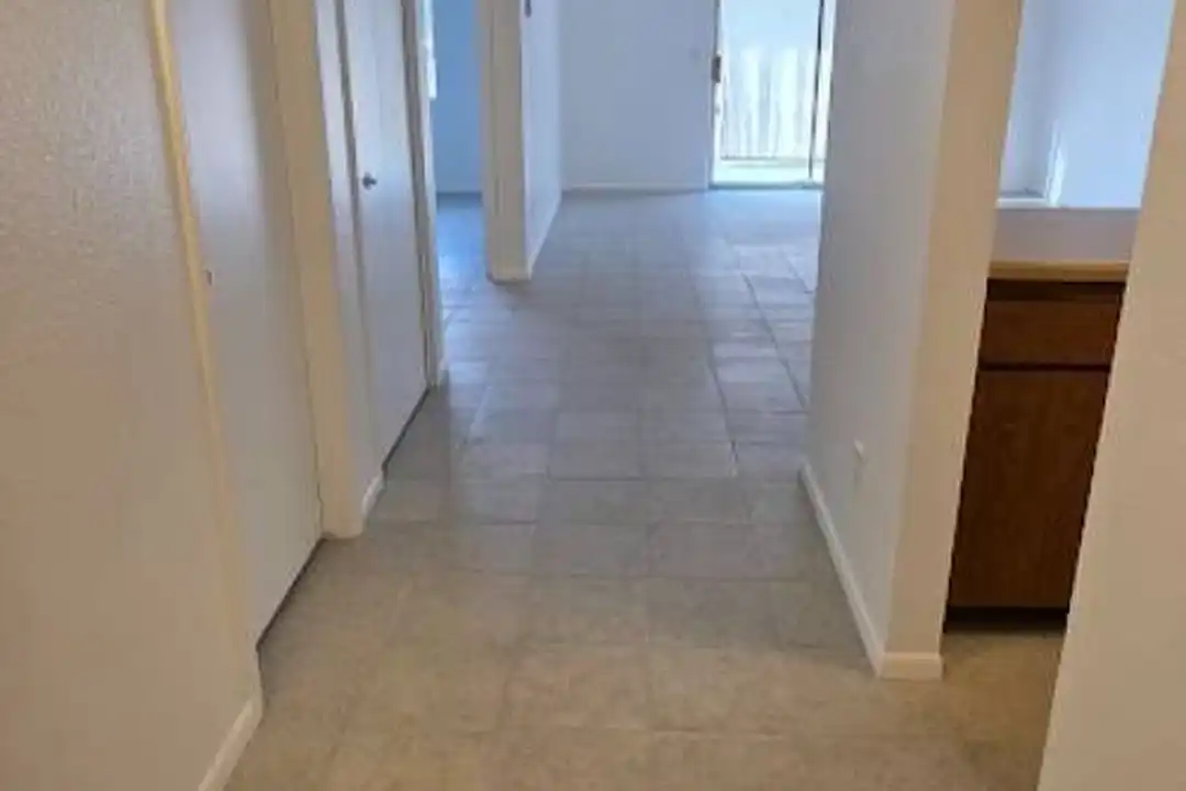 2514 N 49th St unit 2 - View 4