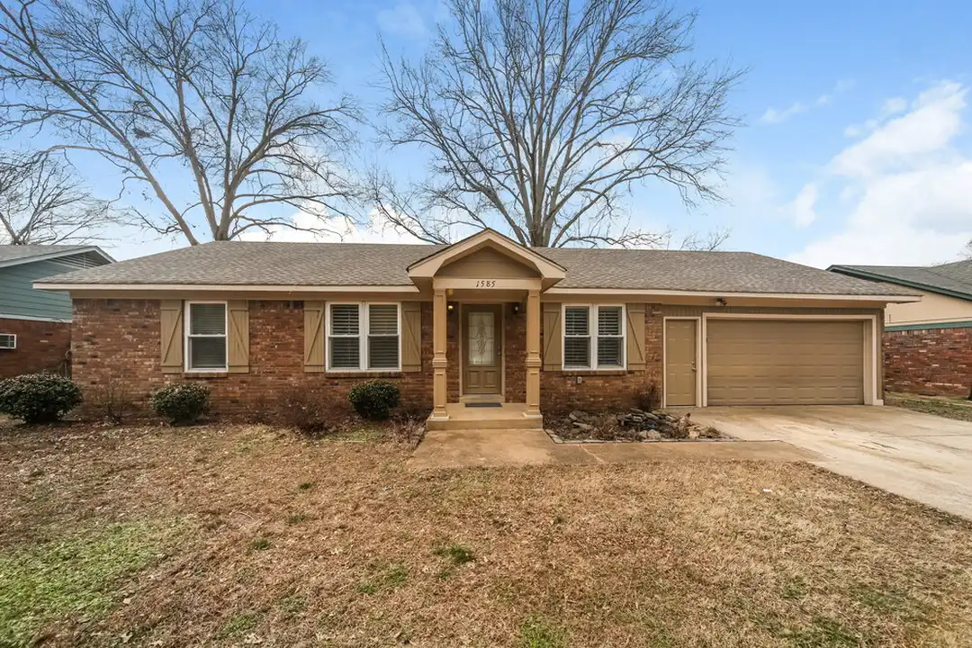1585 Pepperwood St - View 3