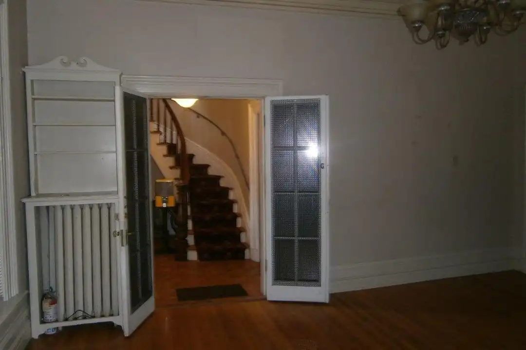 116 E Gorham St unit 101 - View 4