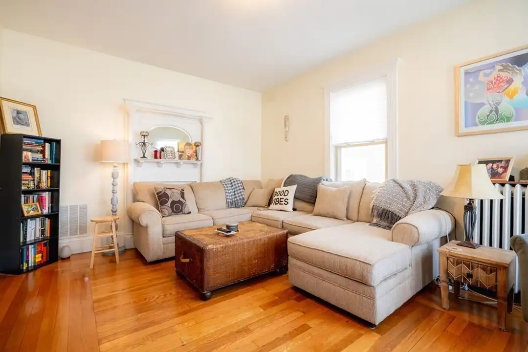31 Mapleton St unit 33 Mapleton ST – pohled 2