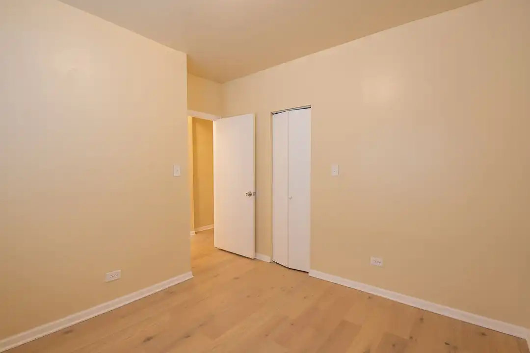 Apartment in Lake Township, Auburn Gresham - View 5