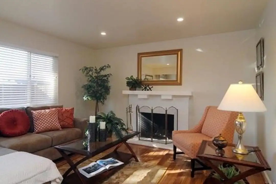 415 Pinehurst Ave unit Pinehurst 415 - View 4
