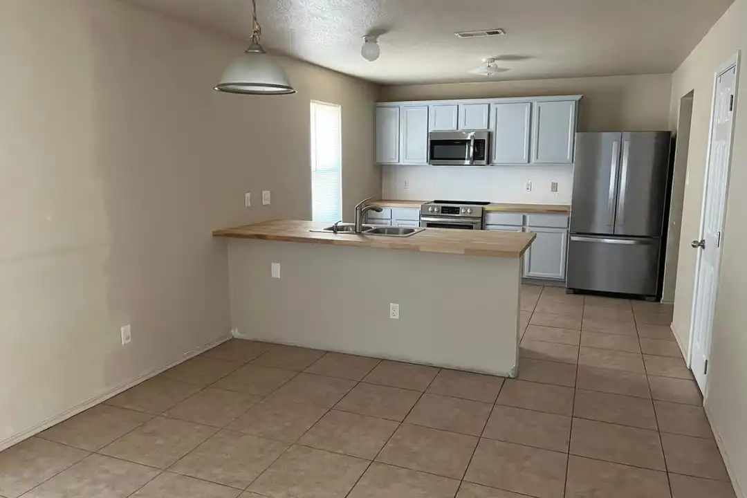 3611 Fox Glove Ln - View 2