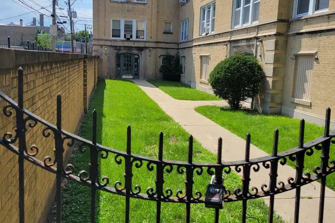 Apartment in Chicago - View 2