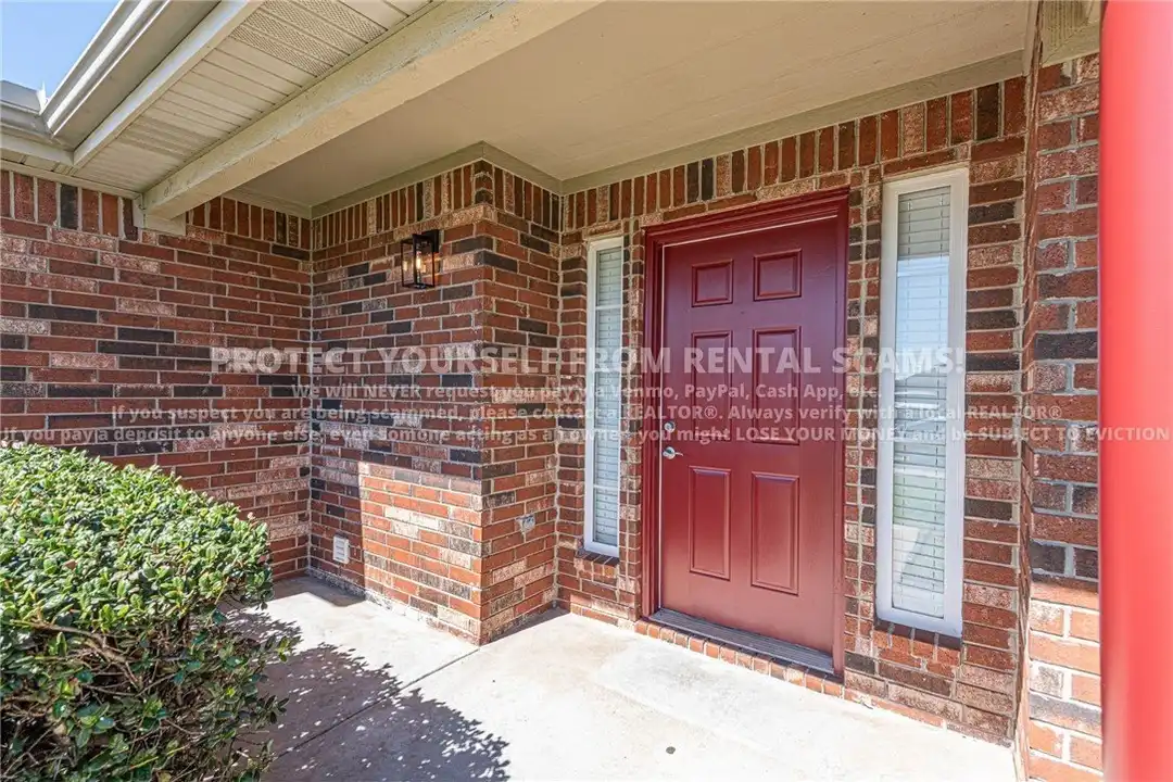 3806 SW Hansom Loop - View 3