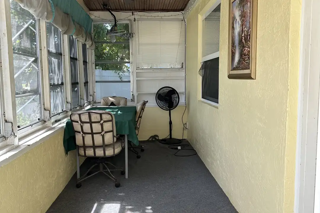 1355 Hiawatha Ave - View 2