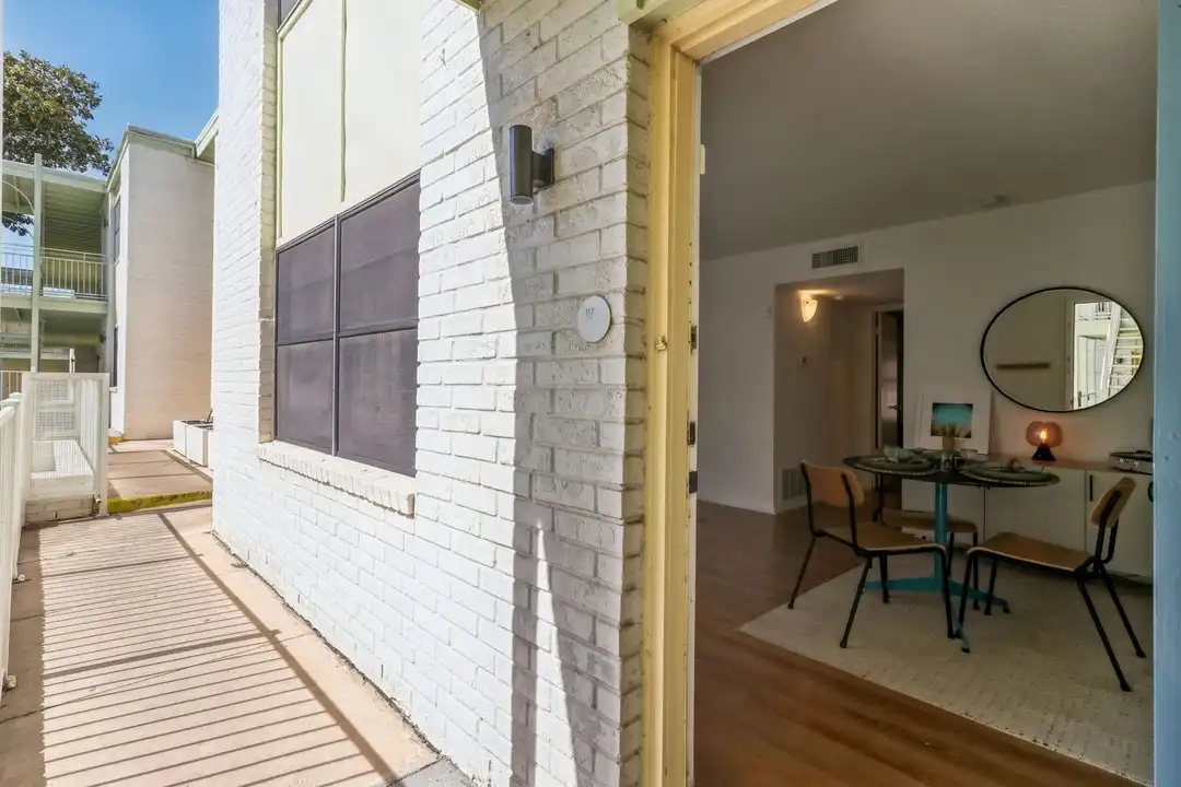 215 Jackson Keller Rd unit 202 - View 5