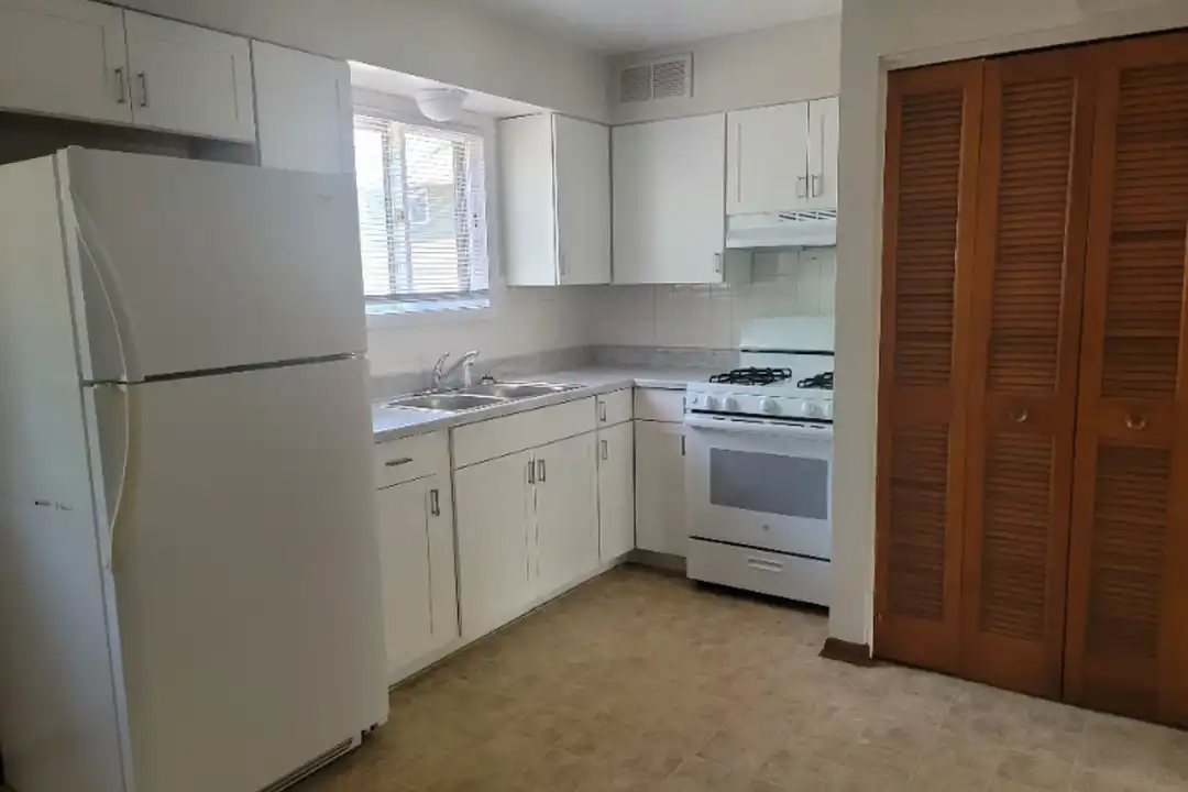 Townhomes of North Canton – photo 1 of 8