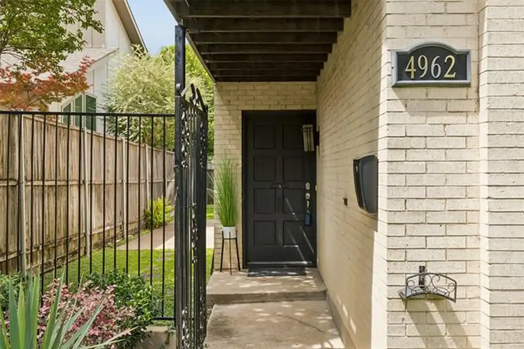 4962 Thunder Rd - View 4