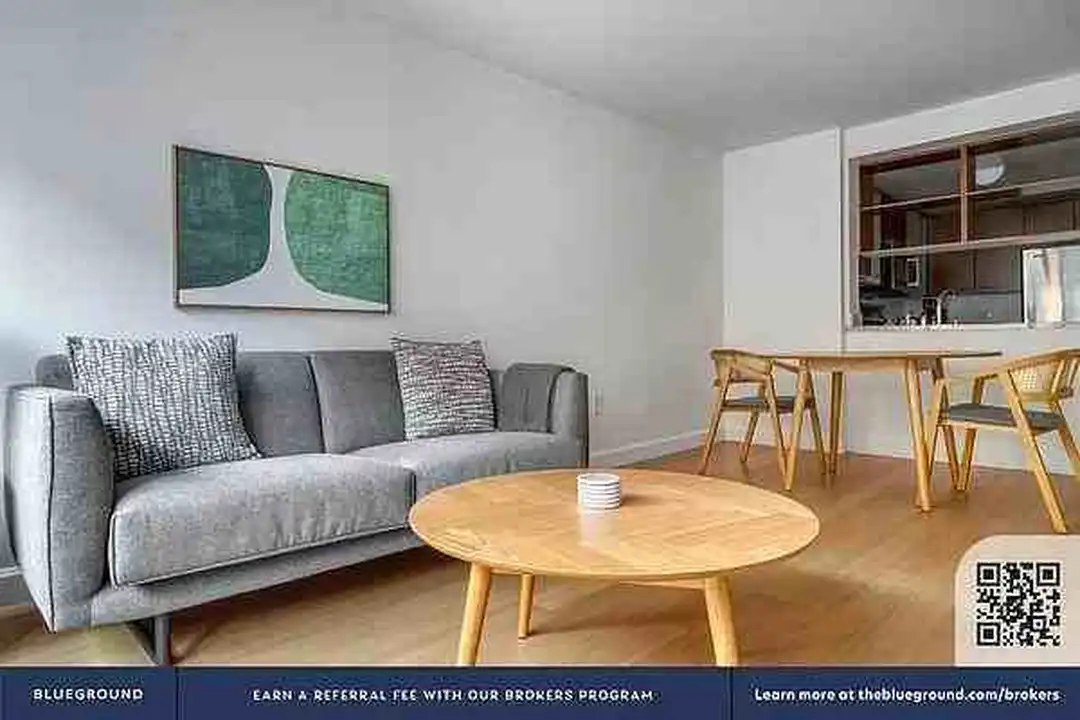 130 W 15th St unit 6G – pohled 4
