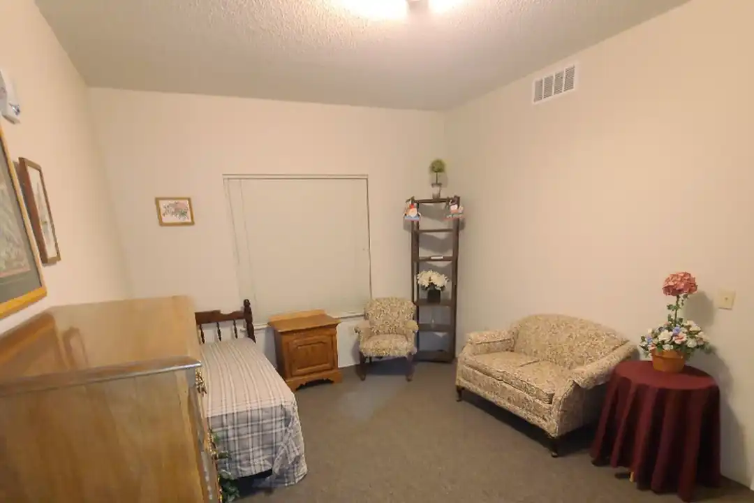 811 W Coomer St unit Apt 3 – photo 1 of 7