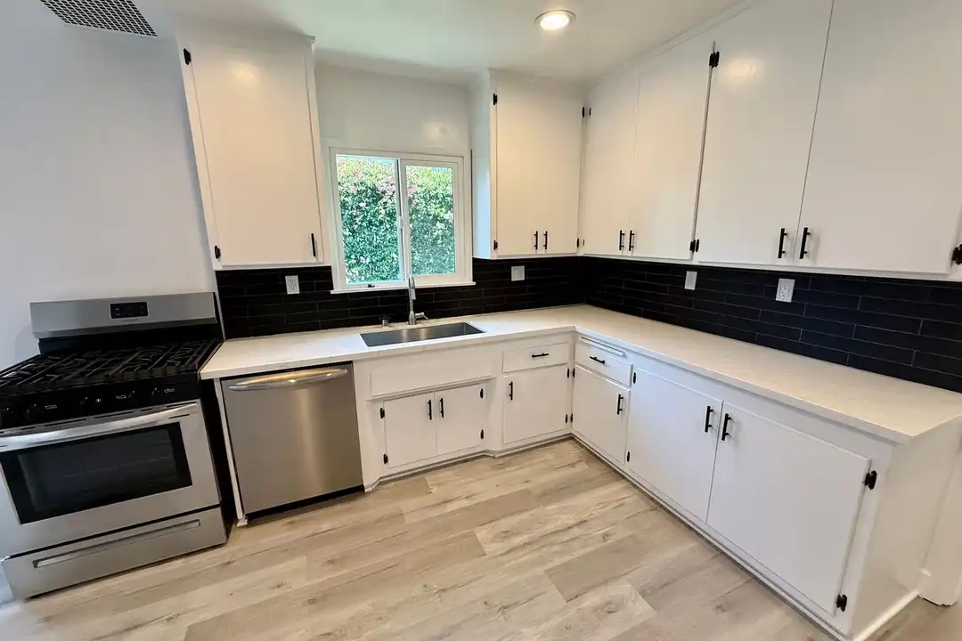 449 N Oakhurst Dr unit 449a - More