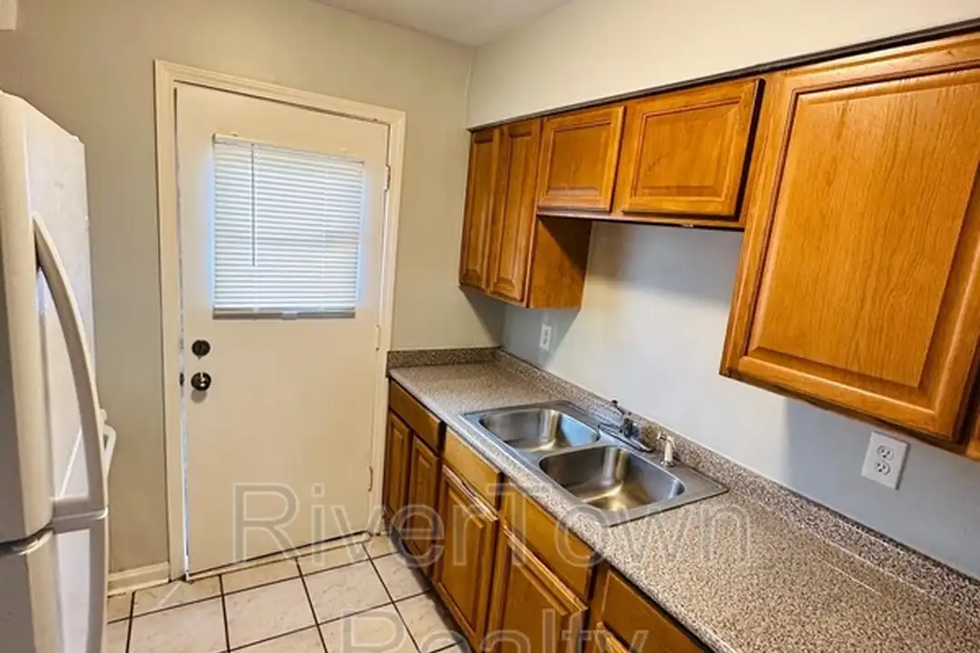 155 Clark Pl - Widok 5
